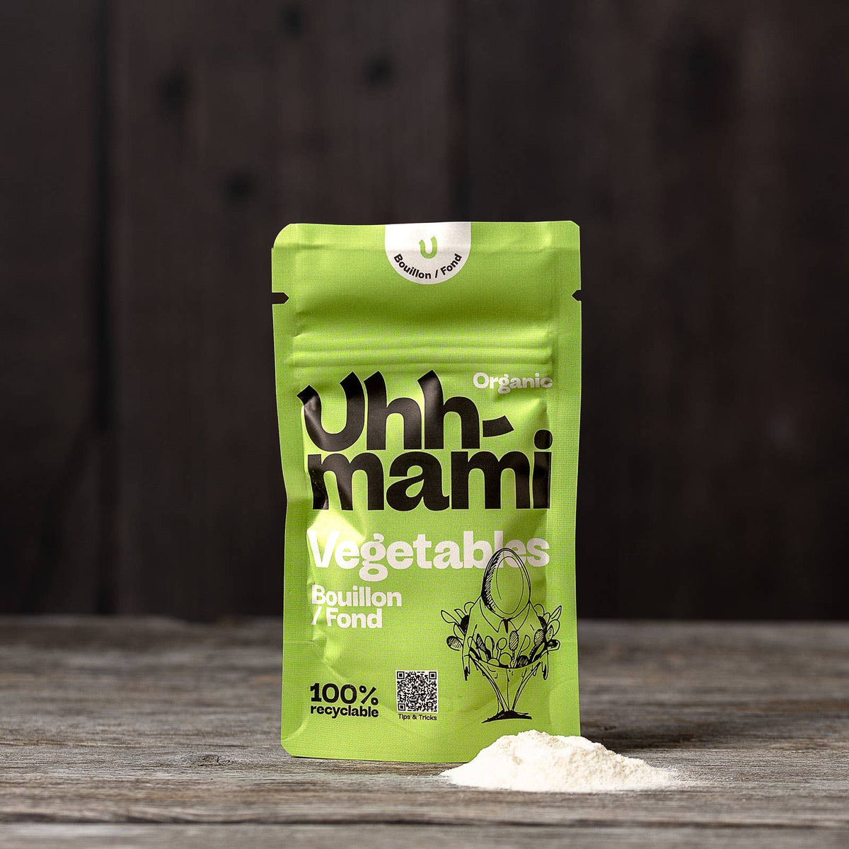 Uhhmami Vegetables snack in 40g pack, colorful vegetable pieces with a crispy texture, ready to enjoy as a healthy snack.